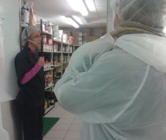 Les stagiaires du Greta ont visité la cuisine de la maison de retraite de Sainte Sigolène. L’occasion de découvrir les différents métiers présents dans la structure et d’échanger avec les professionnels.